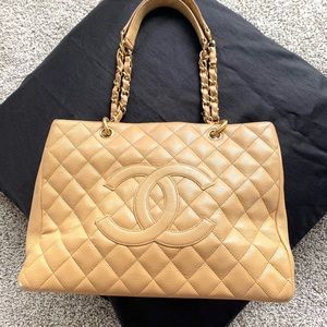 Chanel tote bag
